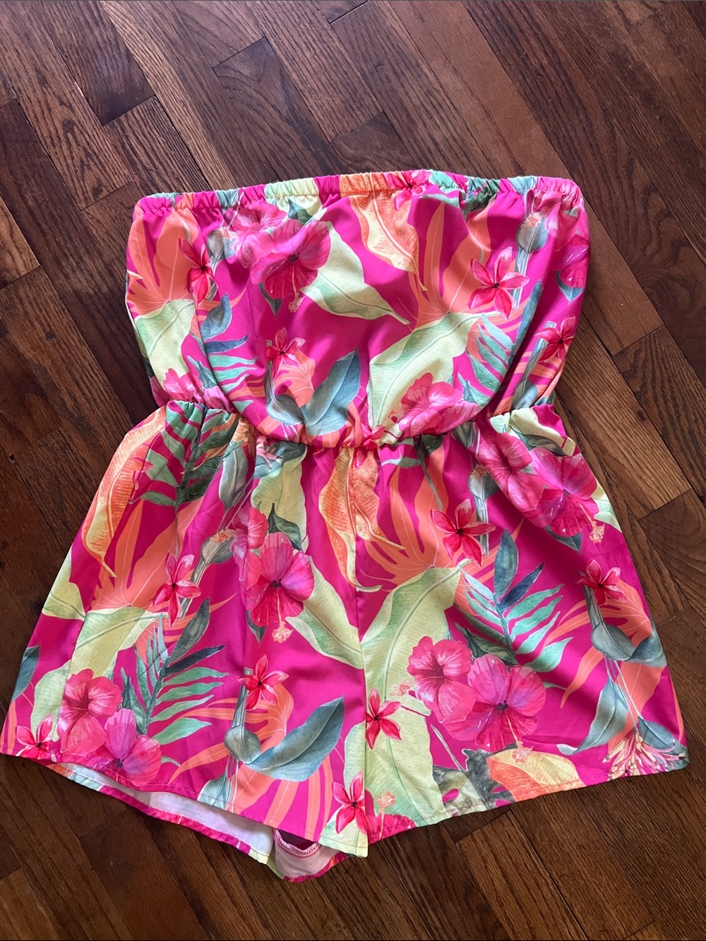SHEIN Hot Pink Tropical Strapless Romper ☀️